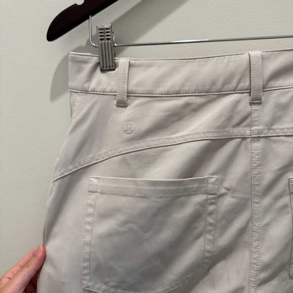 Lululemon City Sleek Wide-Leg High Rise 7/8 Length Pant in White Opal
Size 29 - Picture 9 of 10